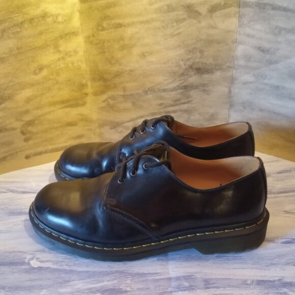 Dr. Martens Low Top Black  Men size 10M main image 6
